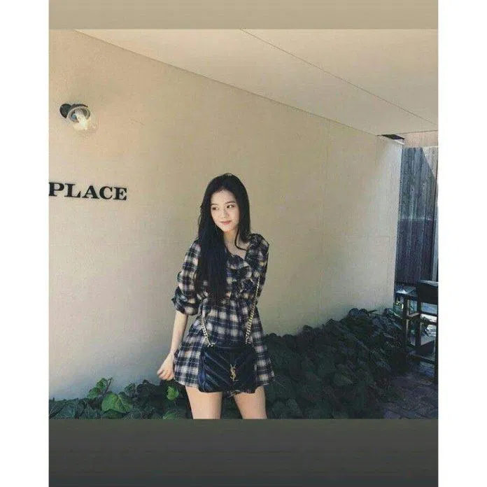 Phối đồ mùa hè như Jisoo