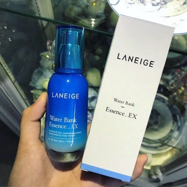 Tinh chất dưỡng ẩm LANEIGE Water Bank Essence Ex có chứa hương thơm (ảnh: internet).
