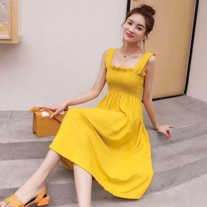 Váy hai dây! Kiểu váy cực xinh mà các nàng phải có trong mùa hè này.(Ảnh: Internet) Váy hai dây! Kiểu váy cực xinh mà các nàng phải có trong mùa hè này.(Ảnh: Internet)