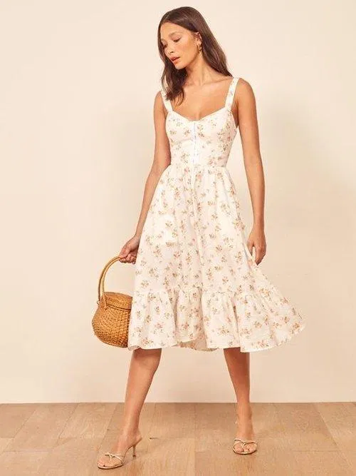 Váy hai dây maxi cực vintage. (Ảnh: Internet) Váy hai dây maxi cực vintage. (Ảnh: Internet)