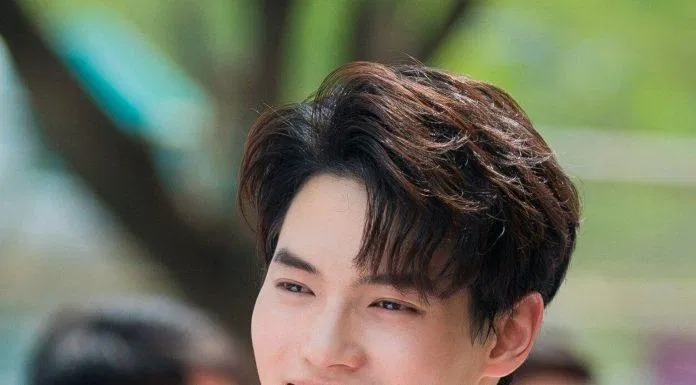 Anh chàng Win Metawin mang vẻ điển trai, hiền lành và nụ cười đốn tim fan nữ (Ảnh: Internet) Anh chàng Win Metawin mang vẻ điển trai, hiền lành và nụ cười đốn tim fan nữ (Ảnh: Internet)