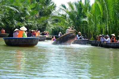 Khéo léo đi tour ghép nếu lịch trình dài là sự lựa chọn tuyệt vời nếu bạn muốn tiết kiệm chi phí (Nguồn: Internet)