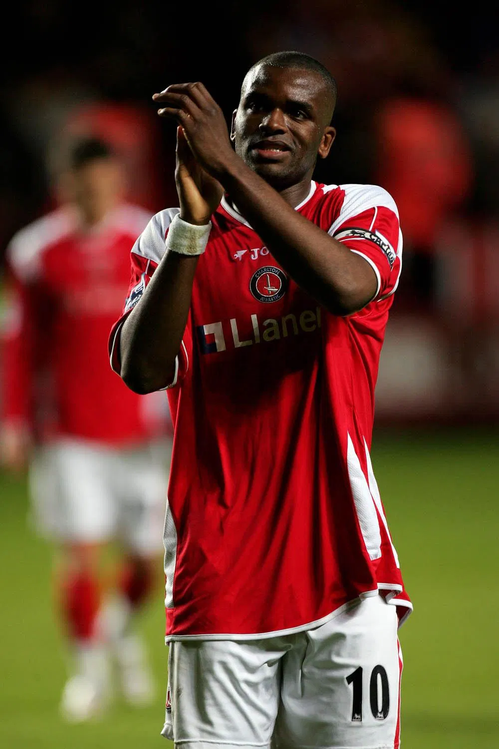 Darren Bent trong màu áo Charlton Athletic. Ảnh: Internet.