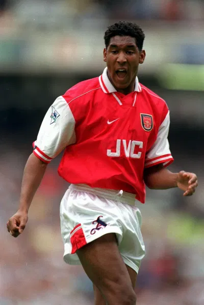 Nicolas Anelka vô địch Ngoại Hạng Anh với cả 2 CLB Arsenal và Chelsea. Ảnh: Internet.