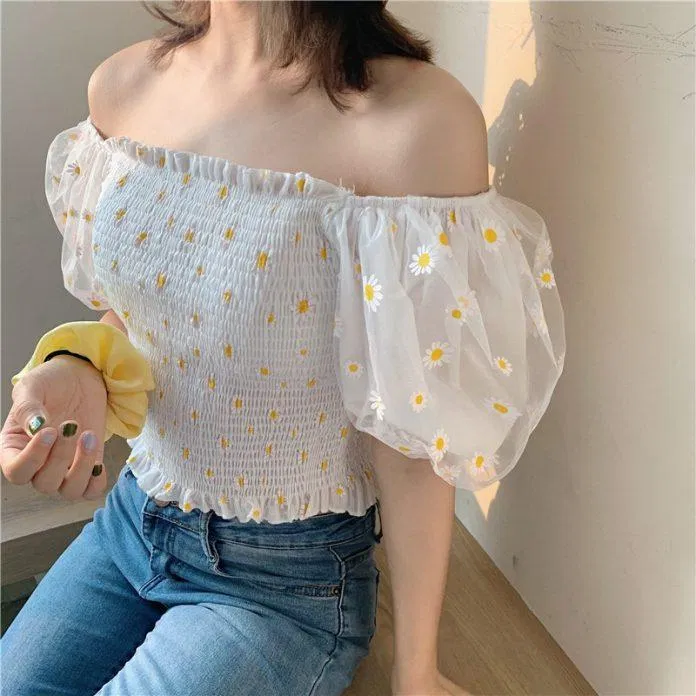 Croptop chun tay áo bong bóng, tay bồng cũng đang làm mưa làm gió trên thị trường