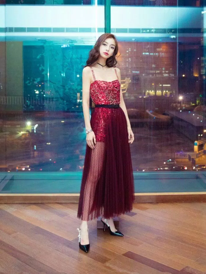 Một bộ cánh quyến rũ khác của Dior (Nguồn: Internet)