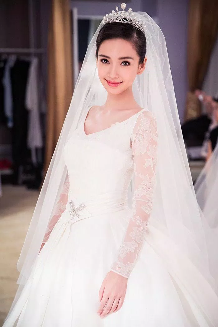 Chiếc váy cưới huyền thoại của Angelababy (Nguồn: Internet)