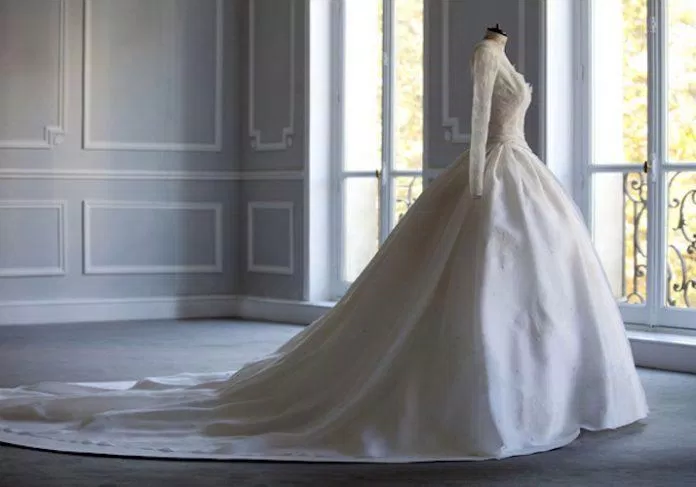 Qúa trình thiết kế chiếc váy được Dior đăng tải (Nguồn: Internet)