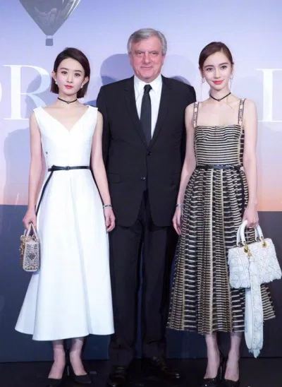 Cùng là đại sứ của Dior, nhưng Triệu Lệ Dĩnh luôn bị đánh giá thấp vì khí chất thời trang (Nguồn: Internet)