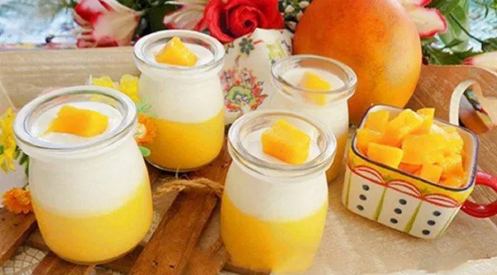 Panna Cotta xoài cần để trong ngăn mát tủ lạnh để bánh được giữ lâu hơn (Nguồn: Internet)