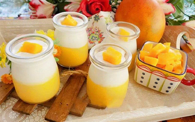 Panna Cotta xoài cần để trong ngăn mát tủ lạnh để bánh được giữ lâu hơn (Nguồn: Internet)