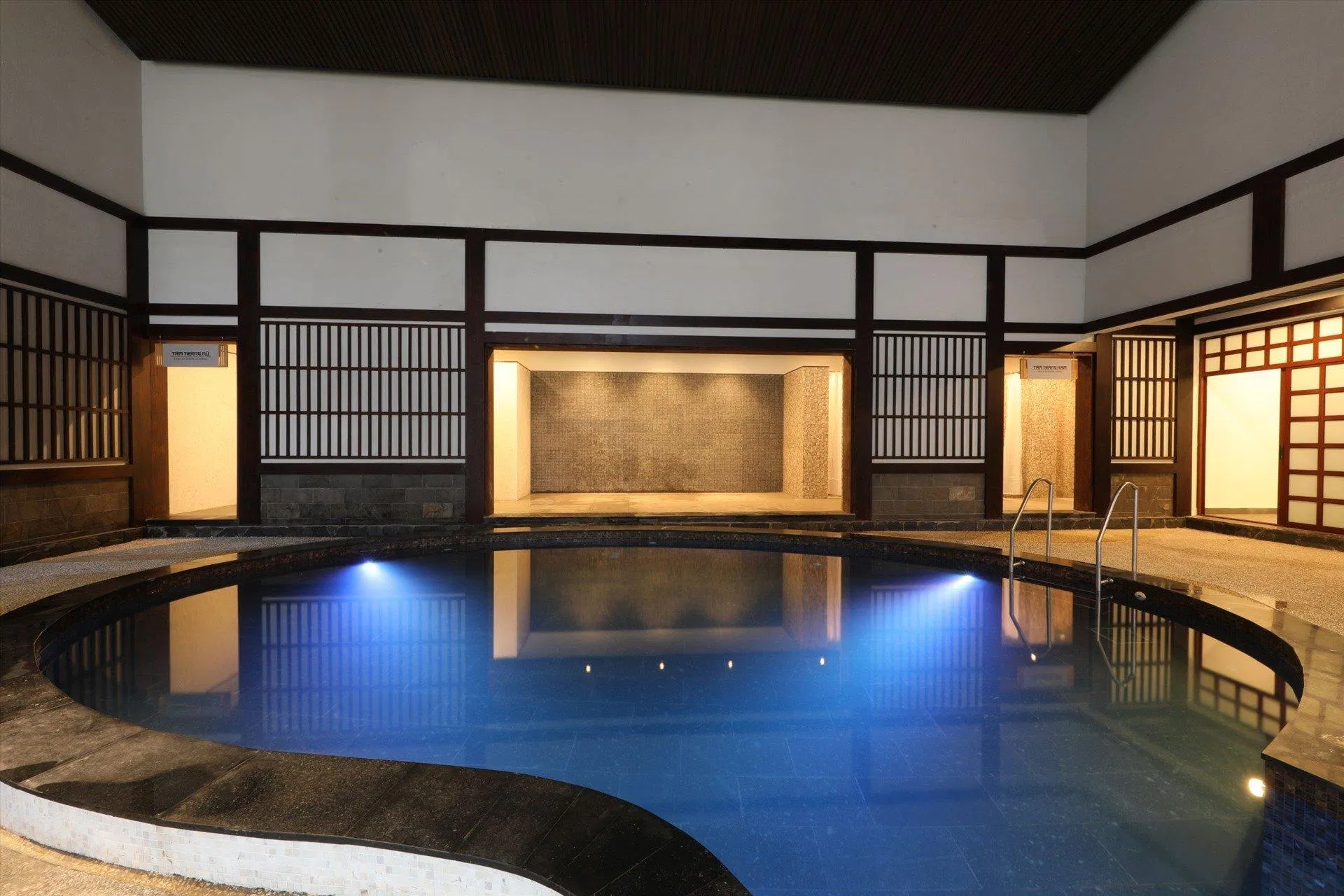 Bể tắm khoáng Yoko Onsen Quang Hanh ( nguồn: Internet )