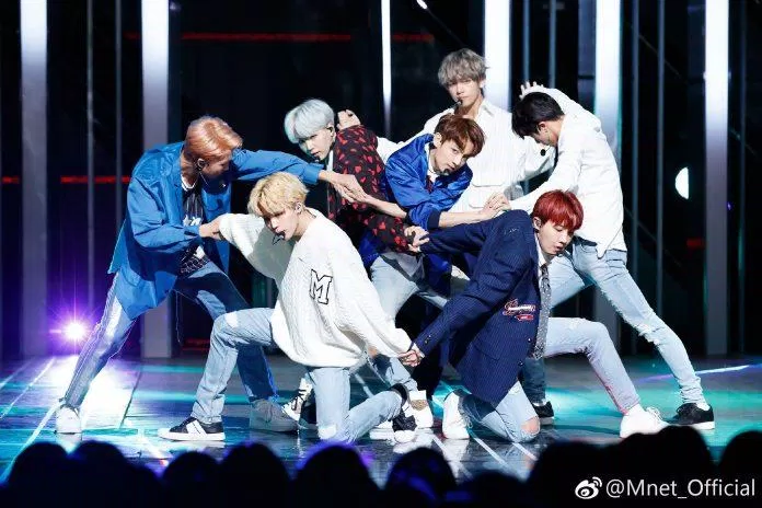 Tiếp nối PSY và BLACKPINK, BTS chính thức gia nhập câu lạc bộ tỷ views của KPOP Black Pink BTS các MV tỷ views DNA DNA 1 tỷ views KPOP Love Yourself Her nghệ sĩ Psy thành tích của DNA