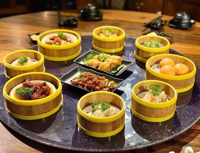 Khi đến nhà hàng, bạn có hai lựa chọn: gọi món hoặc ăn theo hình thức tự chọn (Nguồn: Facebook Khang Dimsum Bar)