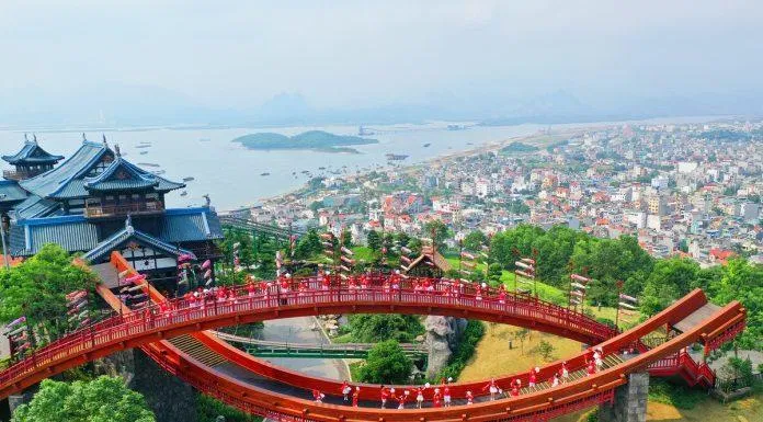 Cầu Koi - Cây cầu được giới trẻ Hạ Long đổ xô check in ( nguồn: Internet )