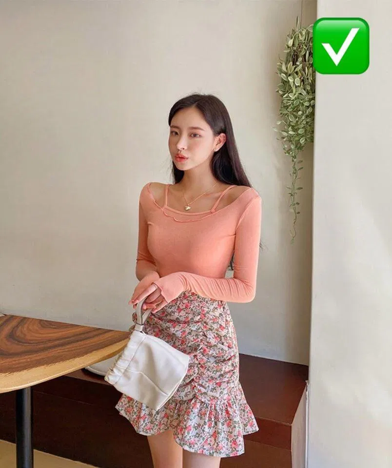 Chân váy đuôi cá ngắn họa tiết hoa nhí đang rất được yêu thích (ảnh: internet)