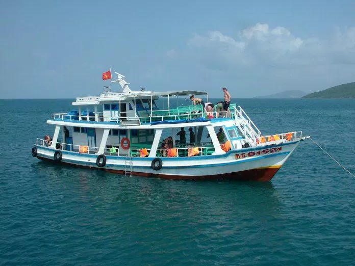 Lặn biển, phơi nắng, câu cá ở những bãi biển đẹp nhất nhì của Việt Nam (ảnh Internet)
