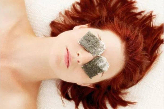 Nguyên nhân và cách giảm quầng thâm mắt ngay tại nhà kem dưỡng mắt kem dưỡng mắt 3W Clinic Collagen Whitening Eye Cream kem mắt ahc kem mắt AHC Ageless Real Eye Cream For Face kem mắt Clinique kem mắt clinique All About Eyes quầng thâm mắt thiên nhiên xóa quầng thâm mắt