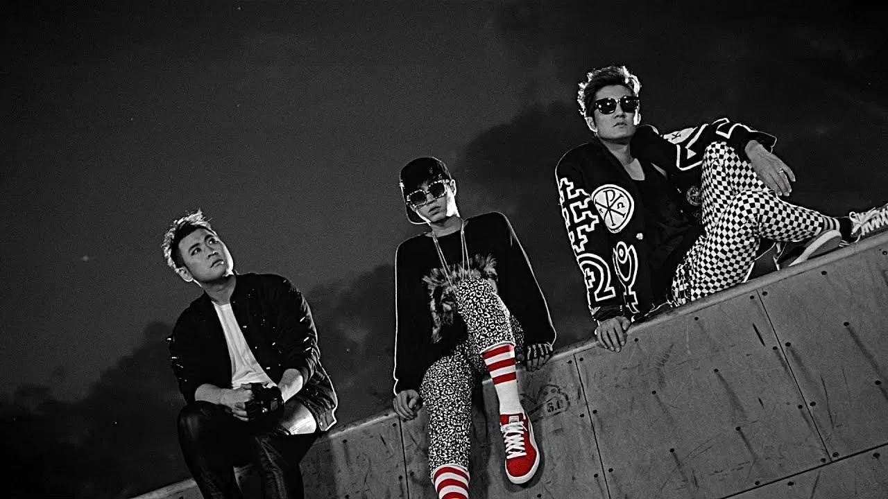 Ca khúc “Up” của Epik High ft Park Bom giúp bạn quên đi nỗi đau vì một ngày mai tươi sáng. (Nguồn: Internet)