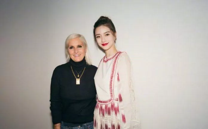 Angelababy cùng giám đóc sáng tạo đương nhiệm của Dior (Nguồn: Internet)