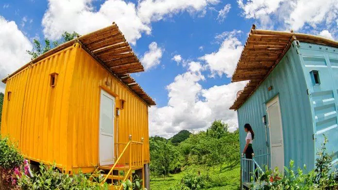 Homestay Mộc Châu Arena Village nằm giữa thảo nguyên xanh (Nguồn: Internet).