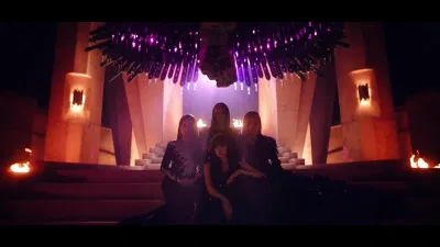 BLACKPINK với bộ trang phục đầy quyền lực trông giống như những nữ hoàng (Nguồn: Internet) BLACKPINK với bộ trang phục đầy quyền lực trông giống như những nữ hoàng (Nguồn: Internet)