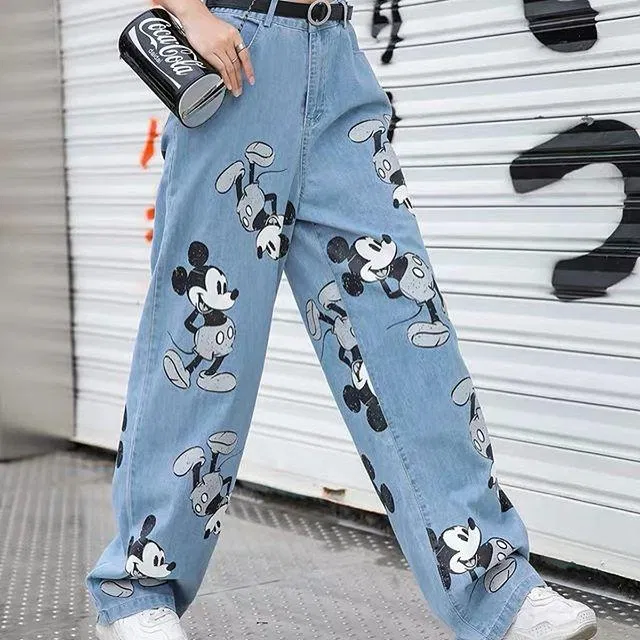 Kiểu quần có in/thêu họa tiết bạn nên tránh nếu không muốn trở thành tâm điểm bàn tán