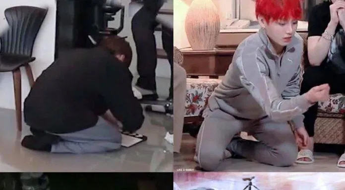 Jungkook rất hay bắt chéo chân khi ngồi tư thế này (Ảnh: pann)