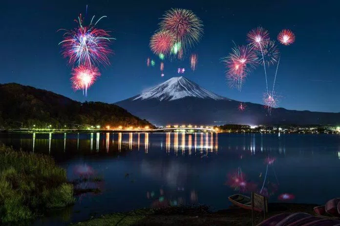 Lễ hội pháo hoa hồ Kawaguchiko