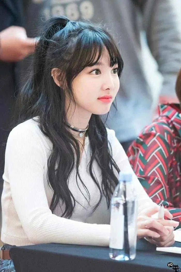 Lưu ý đừng buộc quá chặt tránh làm da đầu tổn thương. (Nguồn: Internet)