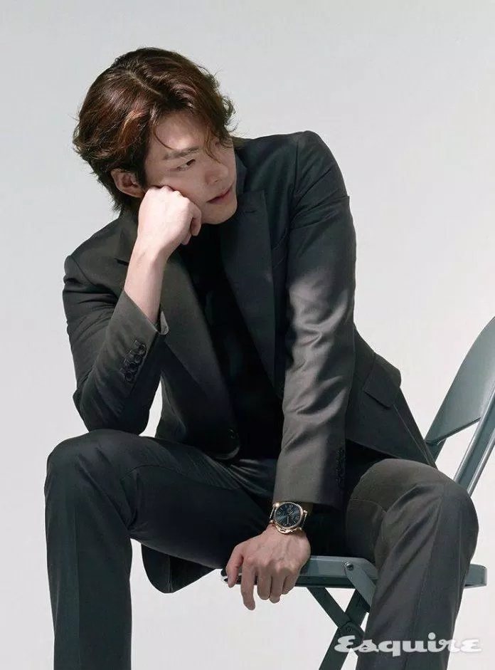 Phong cách quý ông lịch lãm của Kim Woo Bin là một trong những điểm thu hút rất nhiều người hâm mộ (Nguồn: Internet).