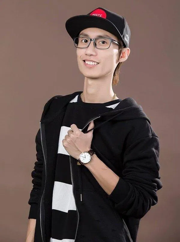 Lynk Lee phải trở thành một trưởng nam theo kỳ vọng của mọi người (Nguồn: Internet)