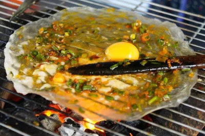 Món ăn vặt phổ biến mà bất kỳ ai đặt chân đến cũng phải thử qua (ảnh Internet) Món ăn vặt phổ biến mà bất kỳ ai đặt chân đến cũng phải thử qua (ảnh Internet)