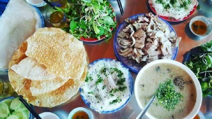 Bánh hỏi lòng heo (Nguồn: Internet) Bánh hỏi lòng heo - món ăn sáng của người dân địa phương (Nguồn: Internet)