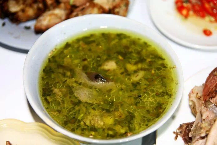 Nậm Pịa món ăn thử lòng can đam của thực khách khi thưởng thức ẩm thực nơi đây (Ảnh: Internet).