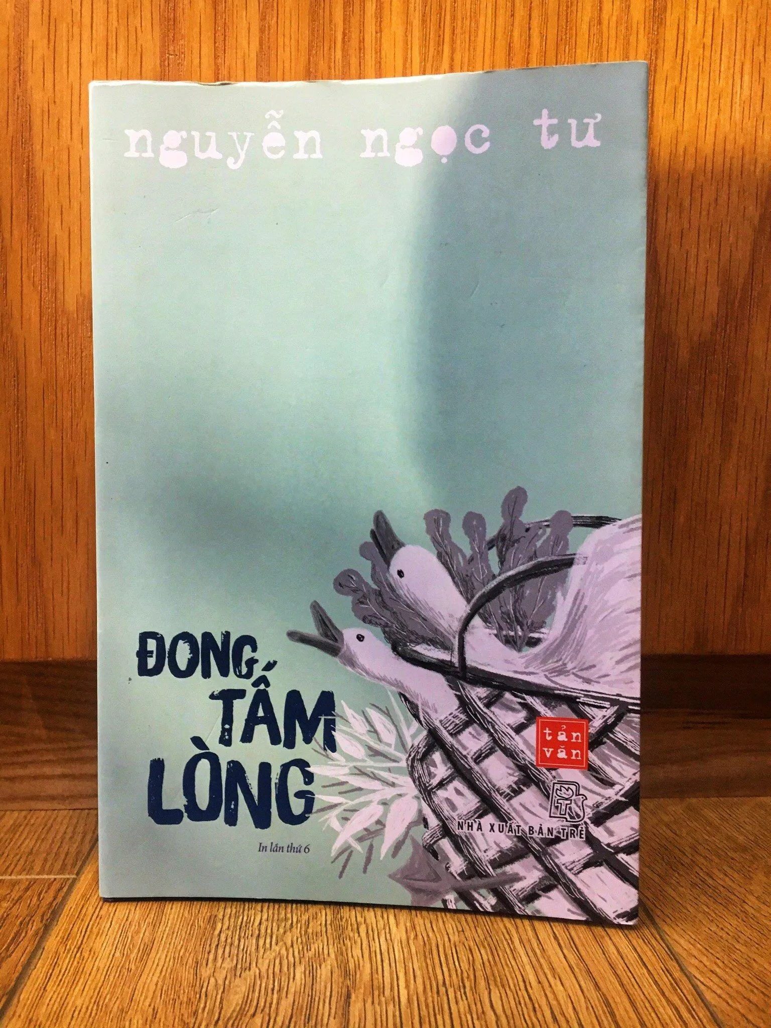 Bìa sách Đong Tấm Lòng. (Nguồn: BlogAnChoi)