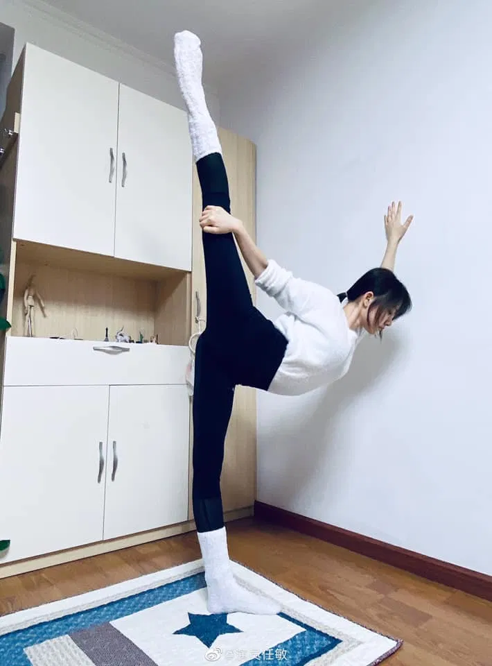 Hàng ngày cô đều duy trì thói quen tập thể dục và nhảy múa (Ảnh: Internet)