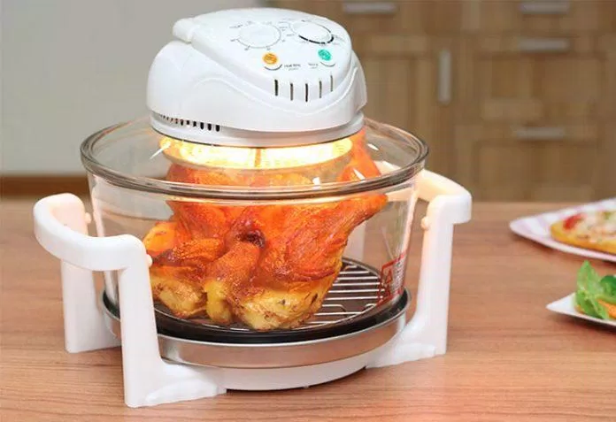 Bạn bật lò ở nhiệt độ 250°C trong 15 phút và trở đều 2 mặt đến khi gà chín (nguồn: internet)