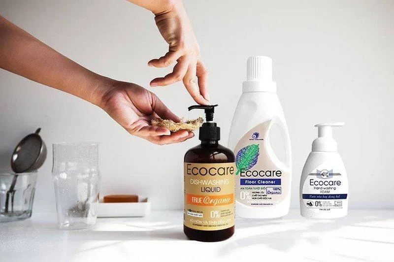 Sản phẩm rửa chén hữu cơ có chiết xuất từ thiên nhiên Ecocare thân thiện, an toàn cho sức khỏe.