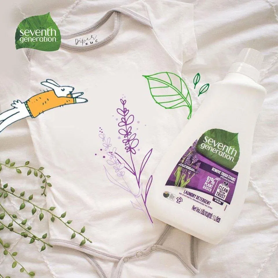 Các sản phẩm lau dọn của Seventh Generation chứa 97% nguyên liệu gốc thực vật, không mùi, không chứa hóa chất gây hại, chất tẩy nhân tạo và màu nhuộm.