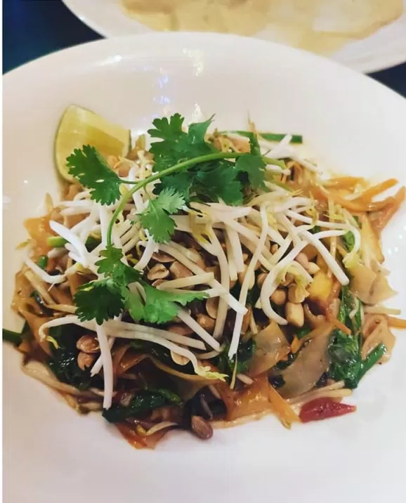 Pad Thái chay tại Prem Bistro Pad Thái chay tại Prem Bistro