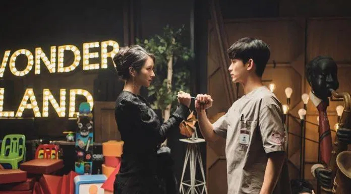 Seo Ye Ji làm Kim Soo Hyun bị thương trong tập 1 phim Điên Thì Có Sao Seo Ye Ji làm Kim Soo Hyun bị thương trong tập 1 phim Điên Thì Có Sao