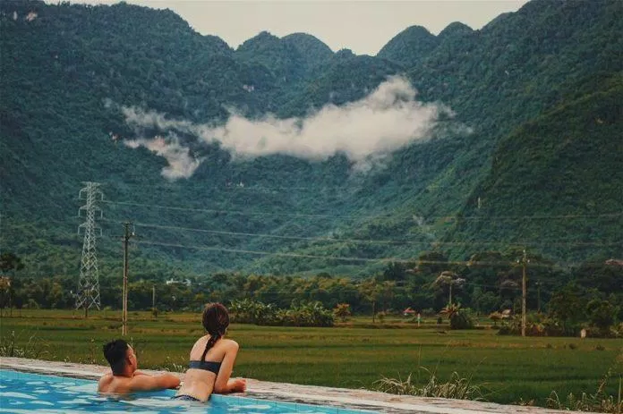 "Sống ảo" tại hồ bơi với view đẹp xuất sắc (Nguồn: Sol Bungalows)