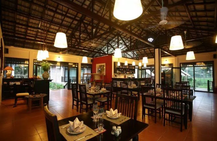 Không gian ấm cúng của nhà hàng (Nguồn: Sol Bungalows)