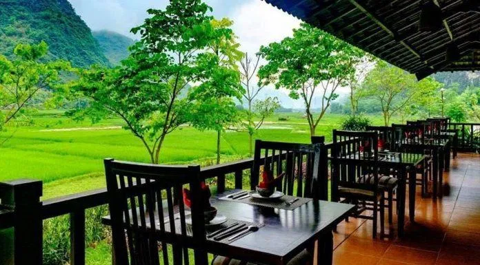 Nhà hàng Place de la Sol với không gian sang trọng cùng đội ngũ phục vụ chuyên nghiệp (Nguồn: Sol Bungalows)