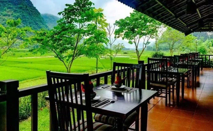 Nhà hàng Place de la Sol với không gian sang trọng cùng đội ngũ phục vụ chuyên nghiệp (Nguồn: Sol Bungalows)