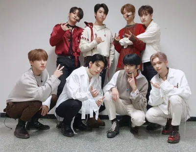 Nam nhóm nhạc điển trai Stray Kids (Ảnh: Koreaboo) Nam nhóm nhạc điển trai Stray Kids (Ảnh: Koreaboo)