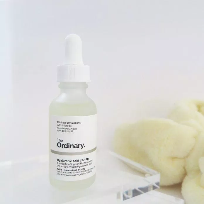 The Ordinary Hyaluronic Acid 2% + B5 cấp ẩm cho da, giúp da mềm mại, tăng độ đàn hồi và căng mọng. (Nguồn: Internet)