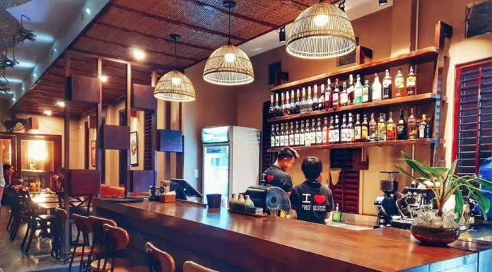 Thiết kế của quán theo hướng thân thiện và hòa cùng thiên nhiên (Nguồn: Facebook I Love Phu Quoc Restaurant & Bar)