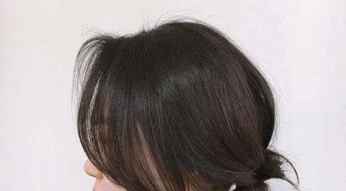 Kiểu tóc búi thấp này đang được rất nhiều tín đồ diện. (Nguồn: Internet)